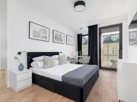Selenite - Studio with Balcony & AC - City Center