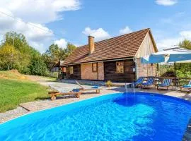 Three-Bedroom Holiday Home In Ribnik