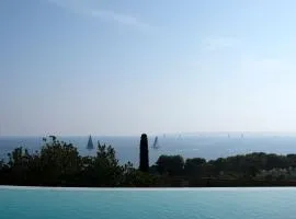 Maison Lumio