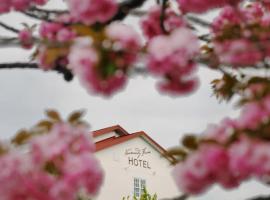 Normandy Farm Hotel & Conference Center, hotel poblíž Wings Field Airport - BBX, 