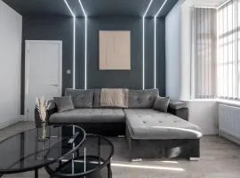 Sleek Retreat Modern Home with Games Room and Home Cinema Lounge-Sleeps 8