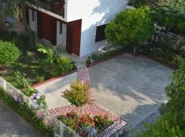 Apartment and rooms Vlado