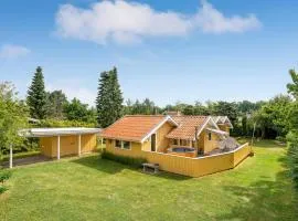 Four-Bedroom Holiday Home In Nysted