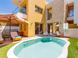 Villa Daphne Gouvia by Villa Plus