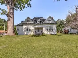 5 Mi to Dtwn Jackson Family-Friendly Home!