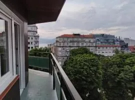 Charming Apartment in Vigo - 45 m² - Garden View