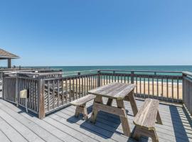 Ocean Song - 2 Bedroom Oceanfront Penthouse Condo in Kill Devil Hills, Spacious Layout, hotel en Kill Devil Hills