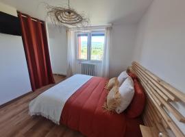 L'Oustal Roja, hotel com estacionamento em Saint-Affrique