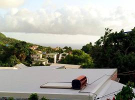 Petit cocon vue mer, hotel v destinaci Gourbeyre