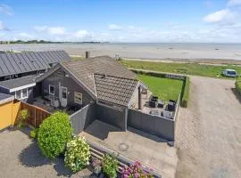 Holiday Home Kystvej Bjert