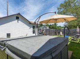 Mount Washington by Day Hot tub by night #2, ξενοδοχείο σε Carroll