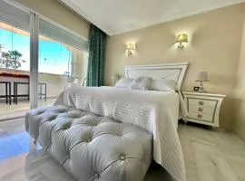 Apartamento Frente a la Playa con Calefacción y Terraza en Puerto Marina