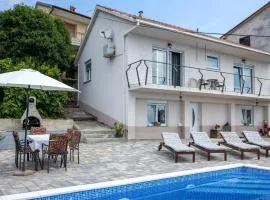Cozy Home In Bregi With Wifi