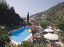 Hotel Villa Sirina, hotel en Taormina