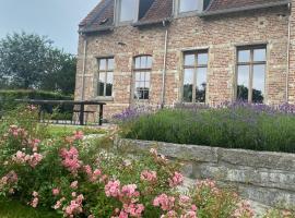 Huis Potaerde, vakantiewoning op de Potaerdehoeve - luxe landhuis nabij Brussel, Hotel in Merchtem