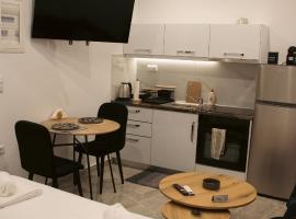 Emily Apartments 2, отель в городе Chrysoupolis