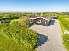Amazing Home In Ebeltoft With Wifi