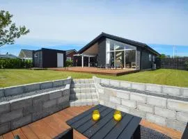 Awesome Home In Hejls With Wifi