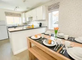 Emerald House -3 Bed - Free Parking