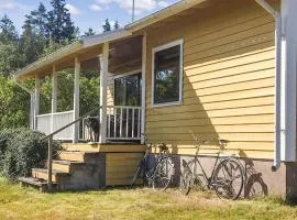 Awesome Home In Lenhovda With Wifi