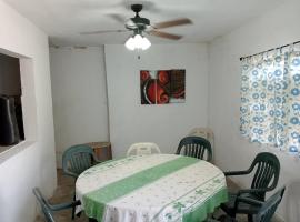 Casa tranquila, céntrica para familias grandes -10 personas-
