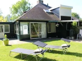 Ferienhaus in Stavenisse mit Garten, Grill und Terrasse