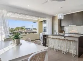 Villa Sangiovese - Unit Two - 2-2 Heath Street