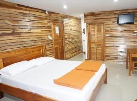 Thongphaphum Place, hotel v destinaci Thong Pha Phum