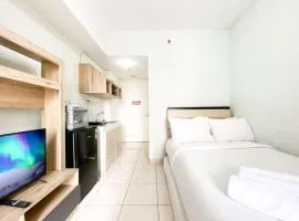 Comfy Studio Springlake Summarecon Bekasi Apartment By Travelio