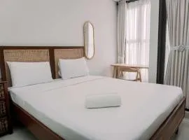 Homey and Enjoy Living Studio Transpark Bintaro Apartment By Travelio