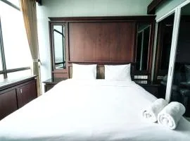 Homey 1BR Apartment at Aryaduta Residence Surabaya By Travelio