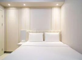 Luxury and Clean 2BR at Benson Supermall Mansion Apartment By Travelio