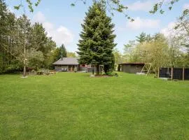 Three-Bedroom Holiday Home In Oksbol