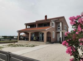 Apartment Sofija, hotel a Galižana