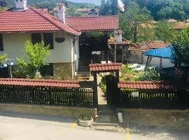 Дядовата къща
