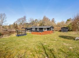 Nice Home In Knebel With Kitchen, Hotel in Knebel