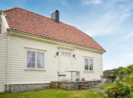 4 Bedroom Lovely Home In Fusa