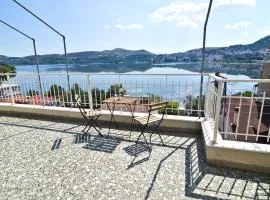 Leonidas' privileged home