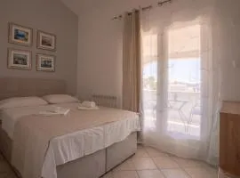 Apartments & Rooms Petra