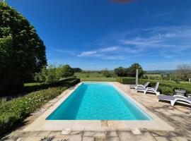 Le Theureau G&icirc;te voor 6 personen, hotel with pools in Millay