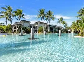 'Saltwater Studio' Experience Resort-style Bliss