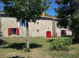 Maison typique de Haute Loire de 1782, hotel di Salettes