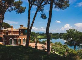 Panoramic Villa Elda at the gates of Rome - 35 mins, hotel a Nepi