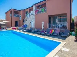 Klimatisierte Wohnung in Tar mit Grill, Garten und gemeinschaftlichem Pool