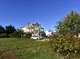 Silva-Unterkunft im Erdgeschoss, 2 Schlafzimmer, Garten