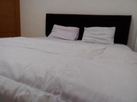 Homstey EZRA, Hotel in Rantepao