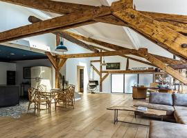 Loft 92 - Avec belle terrasse proche de Paris, ξενοδοχείο σε Ville-dʼAvray