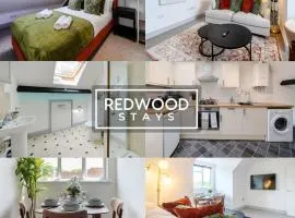 COMFORTABLE AND HOMELY 1 BEDROOM 1 BATHROOM SERVICED APARTMENT WITH FREE PARKING, FREE WiFi AND NETFLIX, PERFECT FOR BUSINESS STAYS, FAMILIES, RELOCATIONS, EXTENDED STAYS, AND EMERGENCY ACCOMMODATION by REDWOOD STAYS