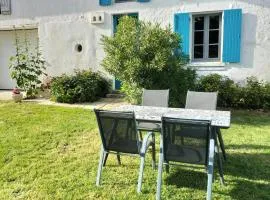 Maison charmante à Antezant-la-Chapelle avec jardin