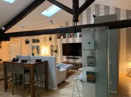 Movie Loft Art - Piccolo Attico in Centro con parcheggio privato